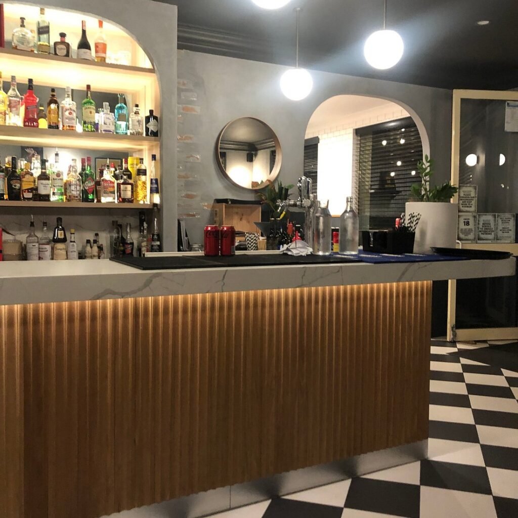 Sapori Italian restaurant bar with wine selection, Clear Island Waters Gold Coast